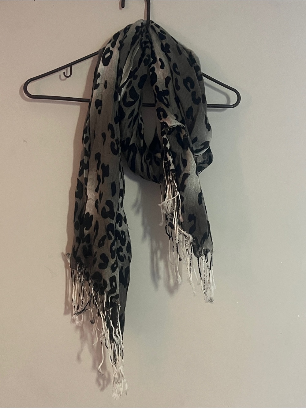 Leopard Print Lightweight Scarf - Black and Gray